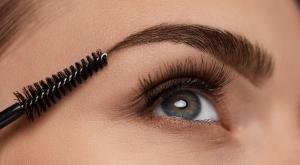 صورة: تعبئة الحواجب