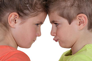 صورة: أشياء يقولها الرجال تتسبب في شعور المرأة بعدم الأمان