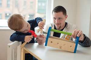 صورة: فوائد لعب الكبار مع الأطفال