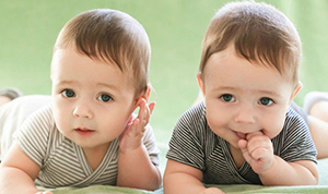 نصائح مهمة في تربية التوأم صورة: نصائح مهمة في تربية التوأم