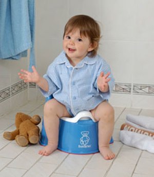 كيفية تعويد الطفل الجلوس على البوتى ” القصرية “ صورة: كيفية تعويد الطفل الجلوس على البوتى ” القصرية “