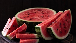 صورة: السعرات الحرارية في البطيخ