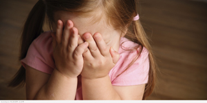 صورة: الخجل عند الأطفال