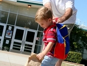 طفلي يكره المدرسة ماذا أفعل ؟ صورة: طفلي يكره المدرسة ماذا أفعل ؟