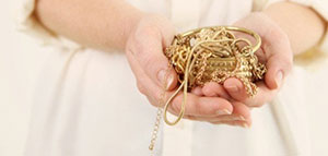 اختبارات لكشف الذهب الحقيقي من الفالصو: طرق فعالة ومفيدة صورة: اختبارات لكشف الذهب الحقيقي من الفالصو: طرق فعالة ومفيدة