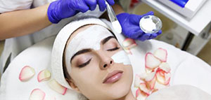 صورة: البابايا والكركم و ماسك العسل و ماسك الألوفيرا