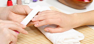 صورة: العناية بالأظافر: نصائح وطرق للعناية والتجميل