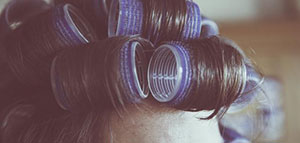 صورة: الشعر الكيرلي: كيفية الحصول عليه والعناية به