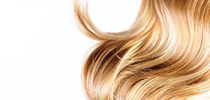 صورة: الشعر الطويل و إطالة الشعر و تكثيف الشعر