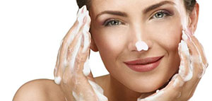 تنظيف البشرة بطرق طبيعية و نصائح لتنظيف البشرة صورة: تنظيف البشرة بطرق طبيعية و نصائح لتنظيف البشرة