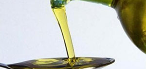 زيت الزيتون و زيت الزيتون والشعر و فوائد زيت الزيتون للشعر صورة: زيت الزيتون و زيت الزيتون والشعر و فوائد زيت الزيتون للشعر