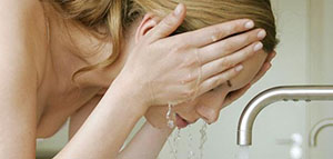 تنظيف بشرتي و وصفات طبيعية لتنظيف البشرة الدهنية صورة: تنظيف بشرتي و وصفات طبيعية لتنظيف البشرة الدهنية