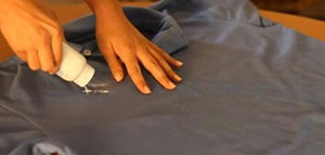 بقع الزيت و إزالة بقع الزيت من الملابس صورة: بقع الزيت و إزالة بقع الزيت من الملابس