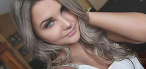 طريقة صبغ الشعر بالأشقر الرمادي منزليا صورة: طريقة صبغ الشعر بالأشقر الرمادي منزليا