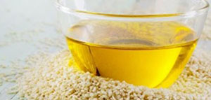 زيت السمسم و فوائد زيت السمسم للشعر الأبيض صورة: زيت السمسم و فوائد زيت السمسم للشعر الأبيض