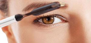 الحواجب و أسباب سقوط شعر الحواجب و علاج مشكلة تساقط الحواجب صورة: الحواجب و أسباب سقوط شعر الحواجب و علاج مشكلة تساقط الحواجب