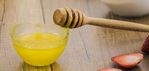 صورة: ماسك الفراولة والعسل و ماسك القرفة وعصير الليمون