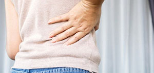 ألم الجانب الأيمن من الظهر و ألم الجانب الأيمن تحت الأضلع صورة: ألم الجانب الأيمن من الظهر و ألم الجانب الأيمن تحت الأضلع