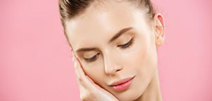 صورة: البشرة الناعمة و العوامل التي تفقد البشرة نعومتها وتسبب لها الجفاف