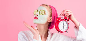 صورة: ماسك الخيار والنشا و ماسك الخيار لنضارة البشرة