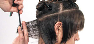 طرق قص الشعر: دليل لقصات الشعر القصيرة والطويلة صورة: طرق قص الشعر: دليل لقصات الشعر القصيرة والطويلة