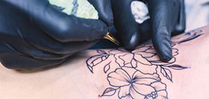 أنواع الوشم ومخاطره صورة: أنواع الوشم ومخاطره