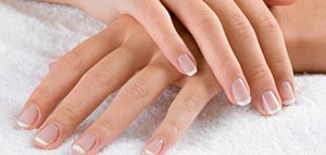 الاعتناء باليدين والأظافر و طرق العناية باليدين والأظافر صورة: الاعتناء باليدين والأظافر و طرق العناية باليدين والأظافر