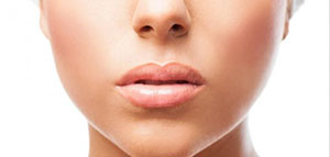 صورة: التقشير و الكريمات المرطبة و عصير الليمون