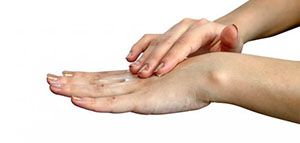 صورة: طريقة طبية لإزالة النمش من اليدين و طرق طبيعية لإزالة النمش من اليدين