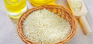 زيت السمسم و فوائد زيت السمسم للشعر و وصفات طبيعية باستخدام زيت السمسم للشعر صورة: زيت السمسم و فوائد زيت السمسم للشعر و وصفات طبيعية باستخدام زيت السمسم للشعر