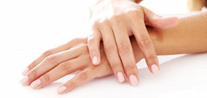 صورة: نحافة اليدين و خلطة لتسمين اليدين و نصائح عامة للعناية باليدين