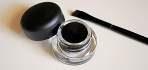 أنواع الكحل و كحل صناعي و كحل طبيعي صورة: أنواع الكحل و كحل صناعي و كحل طبيعي