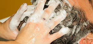 مكونات أفضل شامبو طبي للشعر الجاف والمتقصف صورة: مكونات أفضل شامبو طبي للشعر الجاف والمتقصف