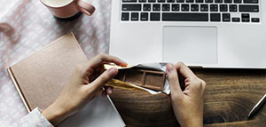 صورة: أسباب ظهور حب الشباب و قناع للتخلص من حب الشباب