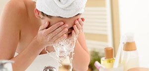 صورة: تجهيز البشرة و عمل البخار و عمل قناع منزلي