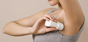 صورة: المعالجة الأولية لرائحة العرق و استخدام الأسبرين