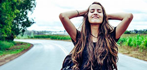 خلطة العسل والحليب و خلطة البيض والزبادي وزيت اللوز صورة: خلطة العسل والحليب و خلطة البيض والزبادي وزيت اللوز