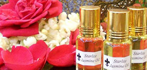 الزيوت العطرية و فوائد زيت الياسمين للوجه والبشرة صورة: الزيوت العطرية و فوائد زيت الياسمين للوجه والبشرة