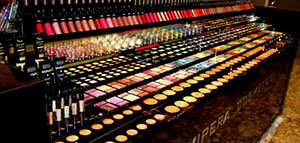 المكياج و أنواع المكياج ومسمياتها و فيديو عن أنواع المكياج وأسمائها صورة: المكياج و أنواع المكياج ومسمياتها و فيديو عن أنواع المكياج وأسمائها