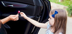 توعية الأطفال بظاهرة الاختطاف صورة: توعية الأطفال بظاهرة الاختطاف