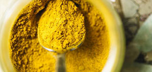 صورة: قناع الكركم والحمص و قناع الكركم والأفوكادو والزبادي