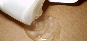 صورة: كيف تختارين الشامبو الأفضل للشعر الجاف