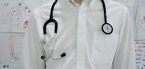 الشعر الزائد عند النساء و أسباب ظهور شعر الوجه عند النساء صورة: الشعر الزائد عند النساء و أسباب ظهور شعر الوجه عند النساء