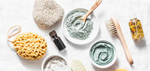 صورة: ماسك لبن الزبادي والعسل و ماسك الطماطم والسكر