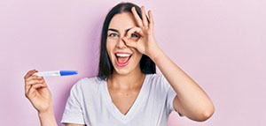 صورة: ما علاقة الحمل بظهور الحبوب على البشرة