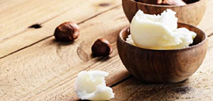 زبدة الشيا و طريقة وضع زبدة الشيا على الجسم صورة: زبدة الشيا و طريقة وضع زبدة الشيا على الجسم