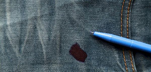 كيفية إزالة الحبر من الملابس الجينز صورة: كيفية إزالة الحبر من الملابس الجينز