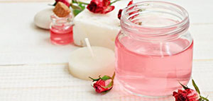 فوائد ماء الورد للبشرة و بخاخ ماء الورد لحب الشباب صورة: فوائد ماء الورد للبشرة و بخاخ ماء الورد لحب الشباب