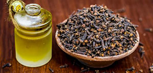 صورة: فوائد ماء القرنفل للشعر و وصفات طبيعية للشعر باستخدام ماء القرنفل