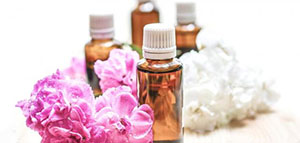 تونر ماء الورد و فوائد تونر ماء الورد صورة: تونر ماء الورد و فوائد تونر ماء الورد